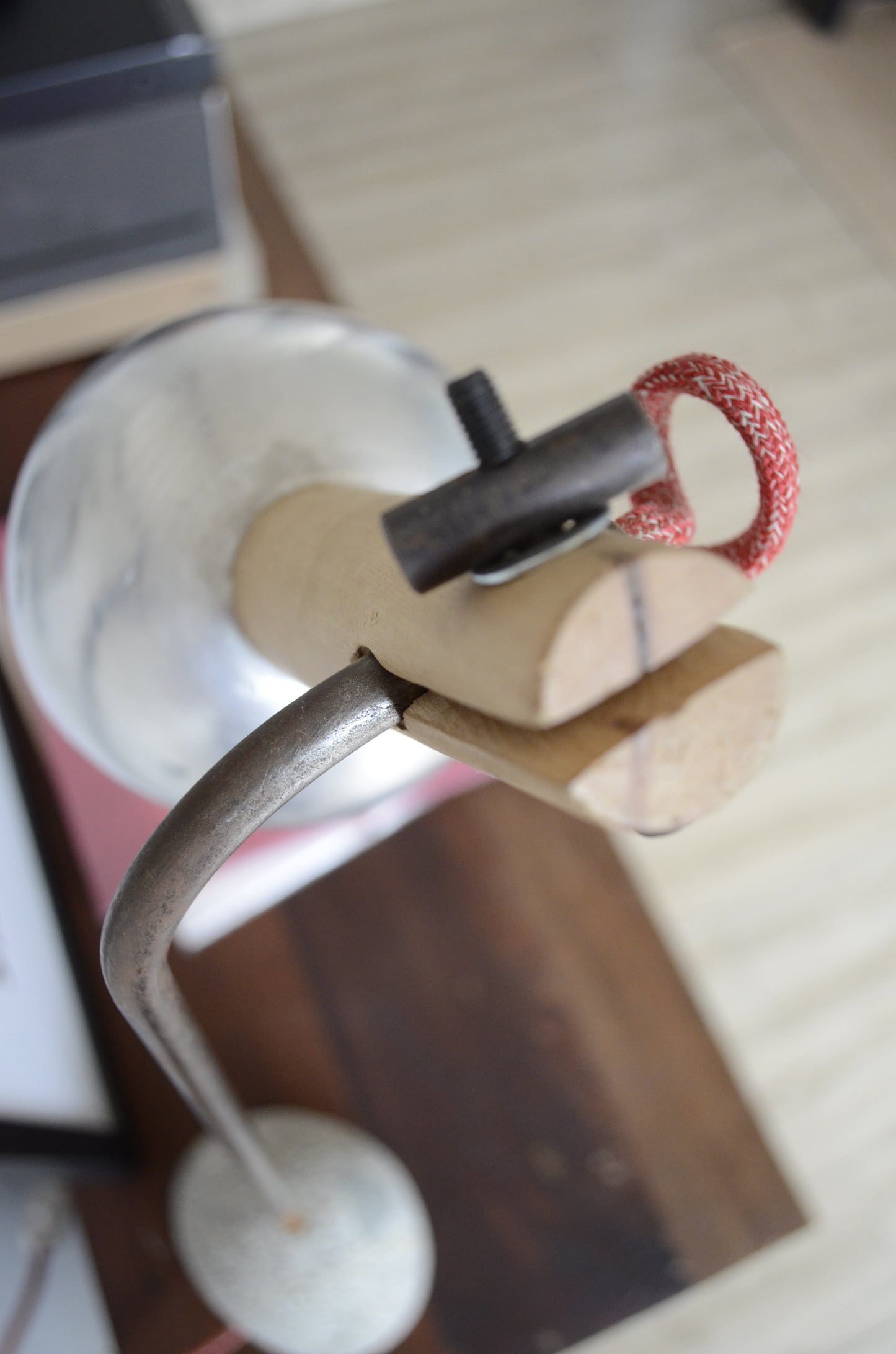 Lámpara Alcachofa Madera 1 Articulación Gris